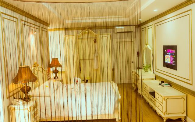 White Palace Hotel – Guest Rooms – Ha Tinh