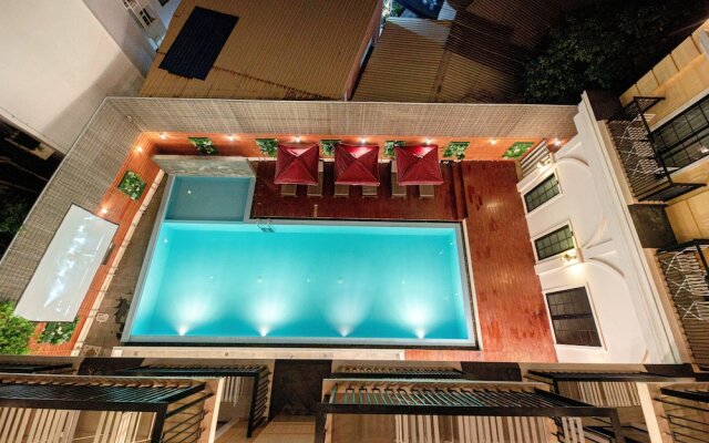 Solar hotel