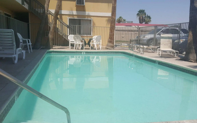 Super 8 by Wyndham El Centro