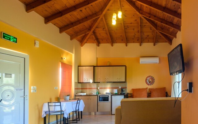 Kyparissia Garden Retreat - Premium Family Suite
