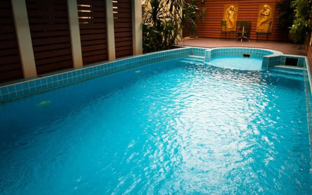 Unico Srinakarin Residence
