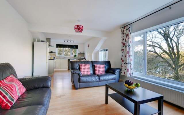 Cozy Holiday Home in Looe Near River