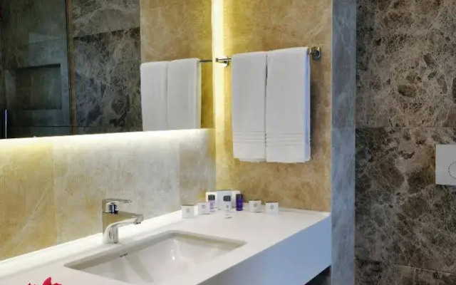 Lugga Boutique Hotel & Beach