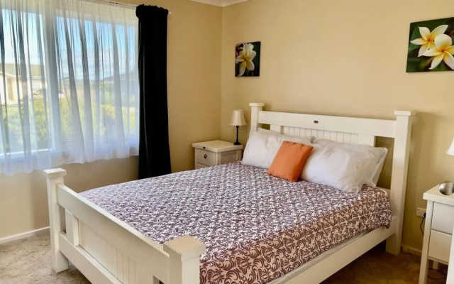 Robey - Robe – Guest Rooms – Robe