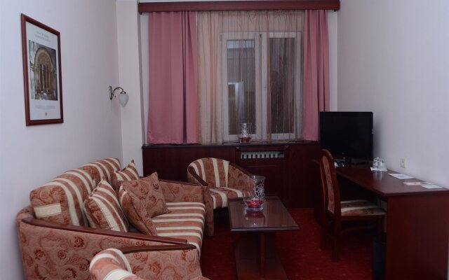 Palace Hotel