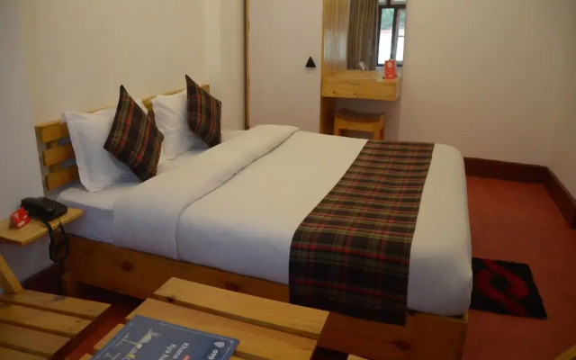 OYO 5034 Living Roof