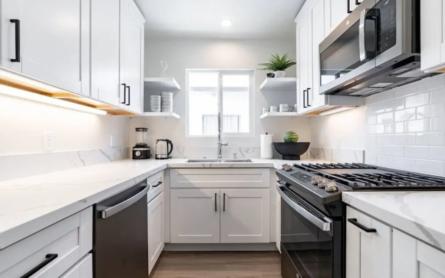 The Rosemont II - La Jolla Luxury