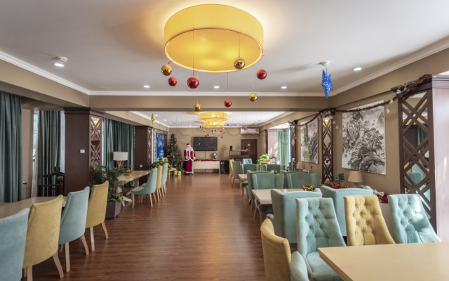 Lake House Resort hotel