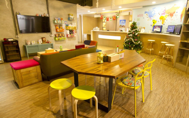 Uno Backpackers Inn