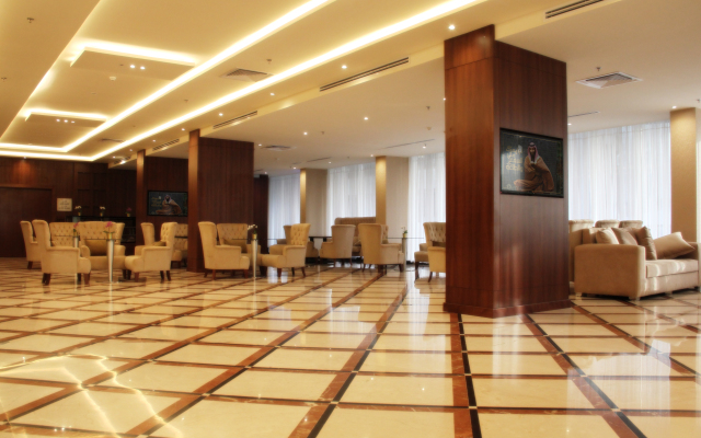 Vivid Plaza Hotel - 2
