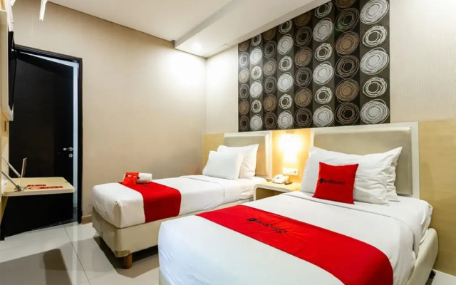 RedDoorz @ Jl. A. Yani Solo