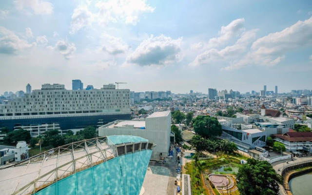 Comfortable And Fully Furnished Studio At Menteng Park Apartment
