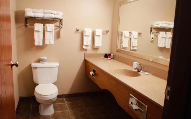 Canby Inn and Suites