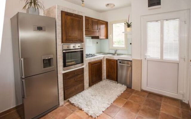 Holiday House Suzi1 - With Pool: Sutivan. Island Brac