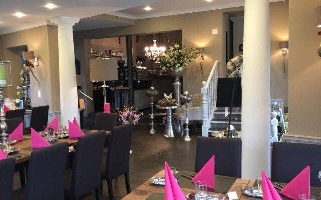Landcafe mit Mini Hotel