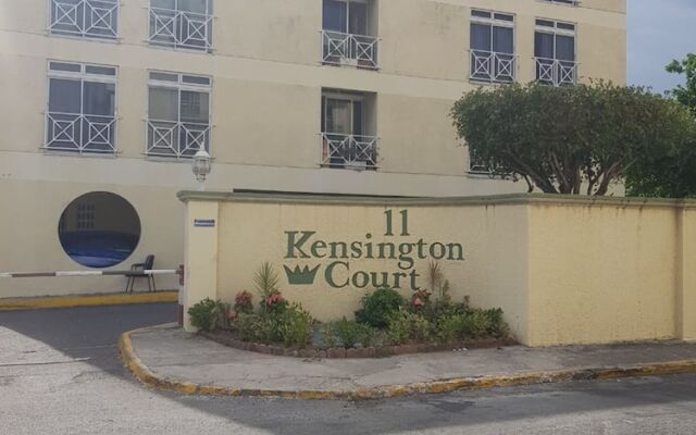 New Kingston Apt at Kensington Court