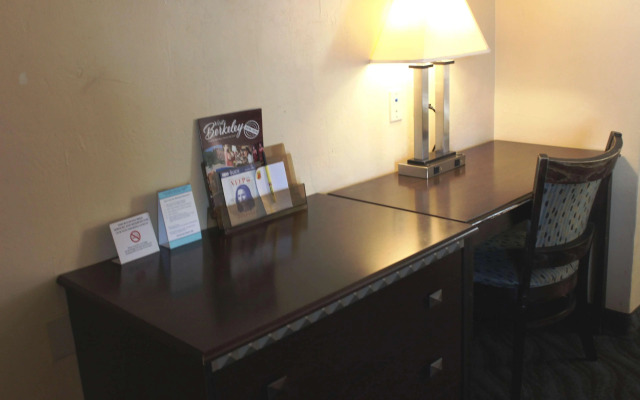 Super 8 By Wyndham Berkeley