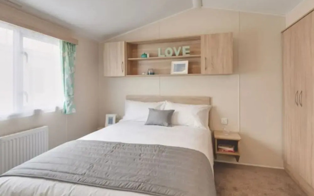 Stunning 6 Birth Caravan in Skegness, Herons Mead