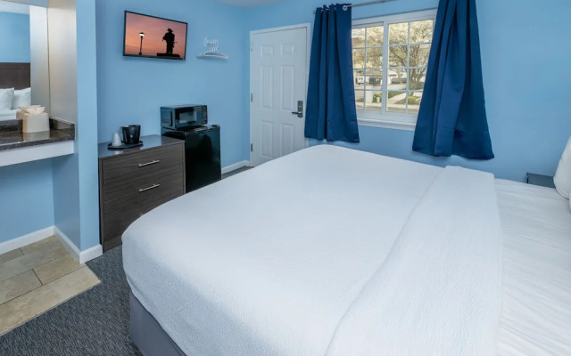 Commander Beach House Hotel