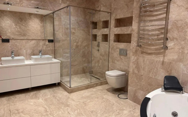 2 Bedroom Apt on Republic Square