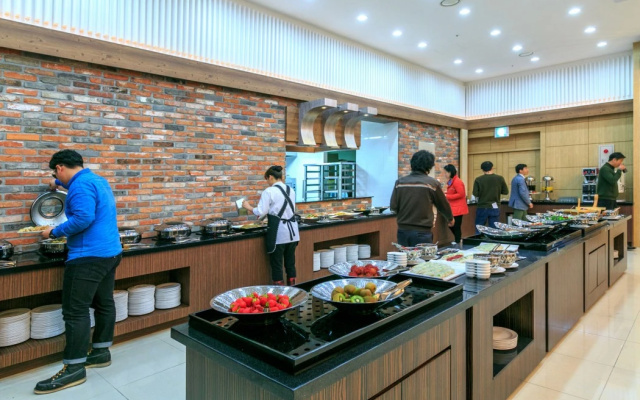 Tongyeong Beachcastle Resort