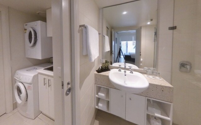 4111 Beach Club Direct Pool Access
