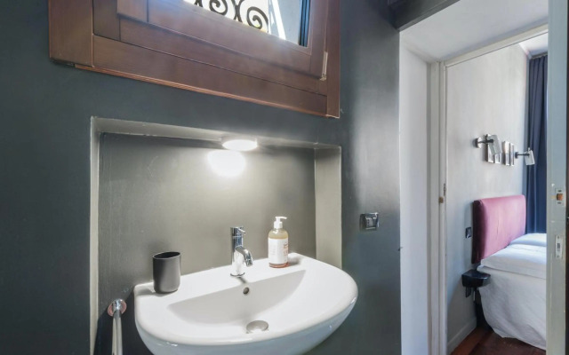 Stylish Renovated Apartment In The Heart Of The City