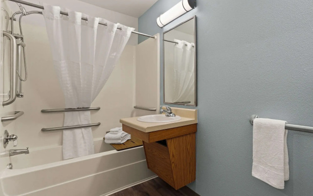 WoodSpring Suites Macon North