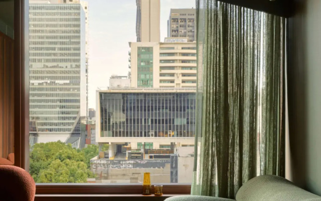Hyde Melbourne Place