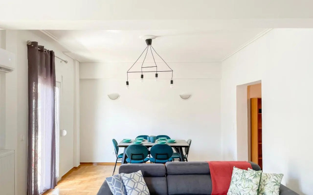 Aristotelous Sunny 118sqm apt in Viktoria