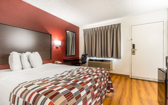 Red Roof Inn Phoenix - Midtown - Image 6