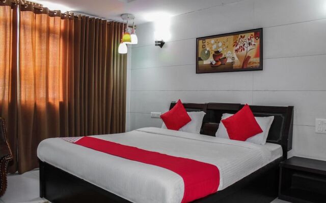OYO 15715 Royal AR RESIDENCY