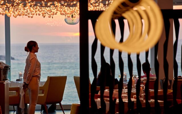 Отель Myconian Korali Relais & Chateaux