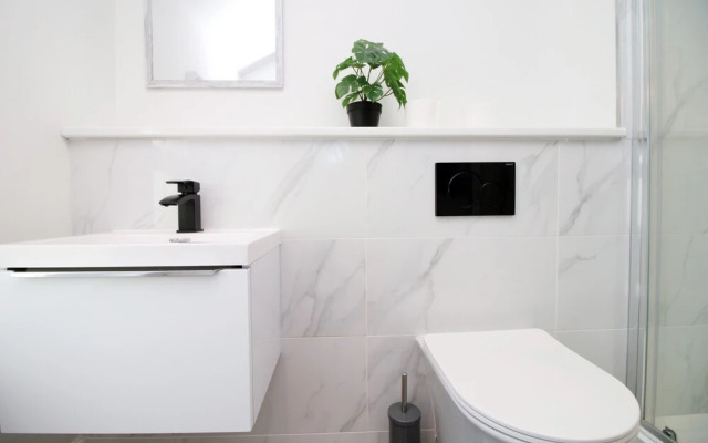 Western Way 2 by Tŷ SA in Newport