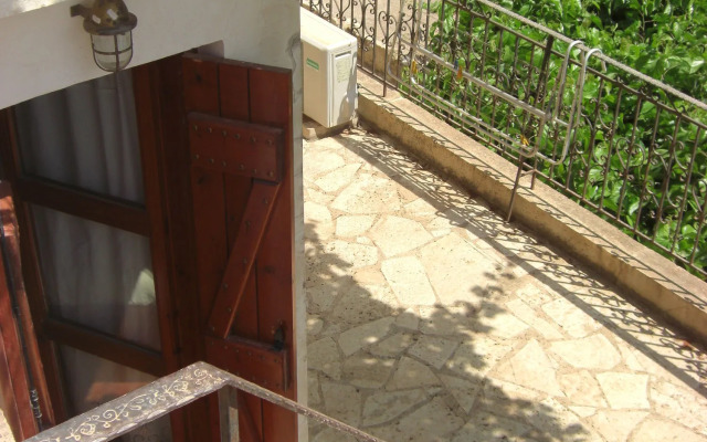 Patriko Traditional Residence