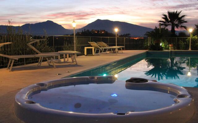 Mansion in Case Alte With Pool & Nature Trails