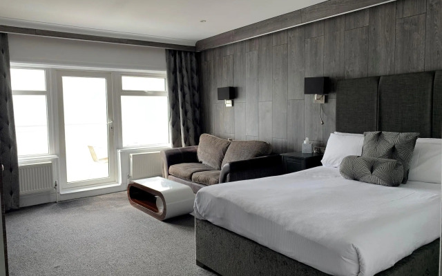 The Cumberland Hotel - OCEANA COLLECTION