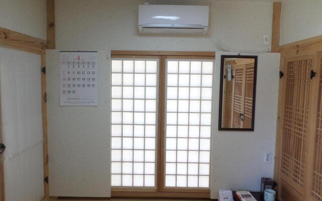 Ongye jongtaek Hanok