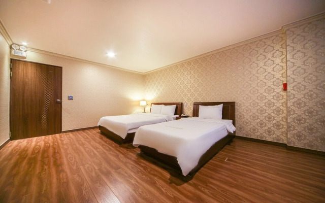 Miryang Tourist Hotel