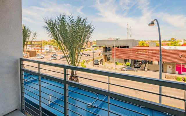 Luxe Apartments In Tempe By Wanderjaunt