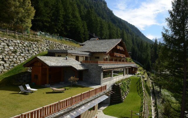 La Madonnina del Gran Paradiso