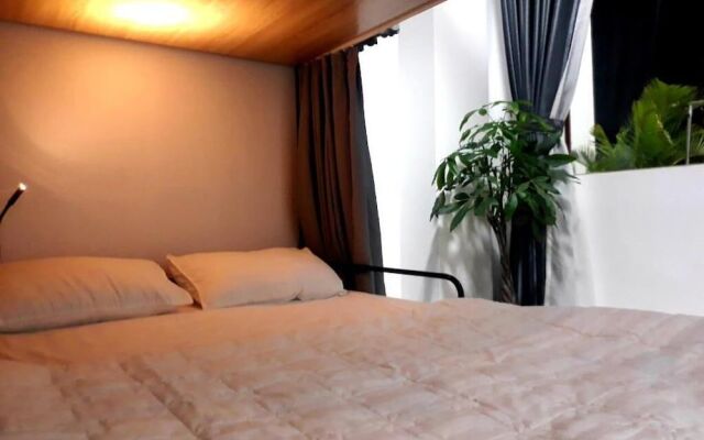 Adora Central Park Hostel