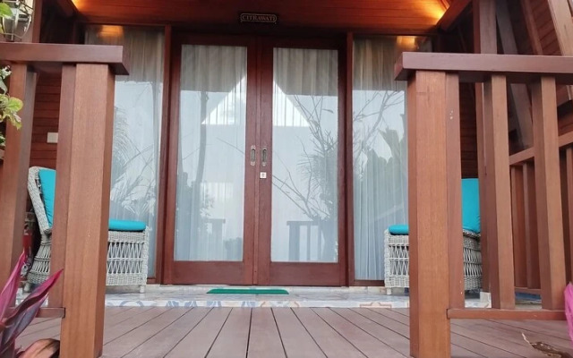 Room-love Without Boundaries Num9843