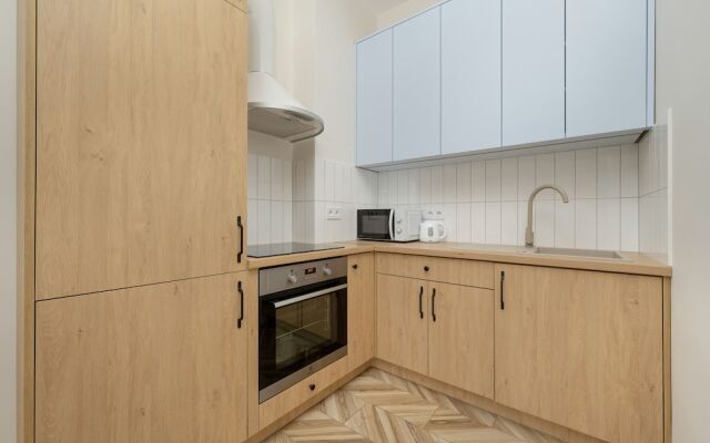Studio in Central Wrocław by Renters