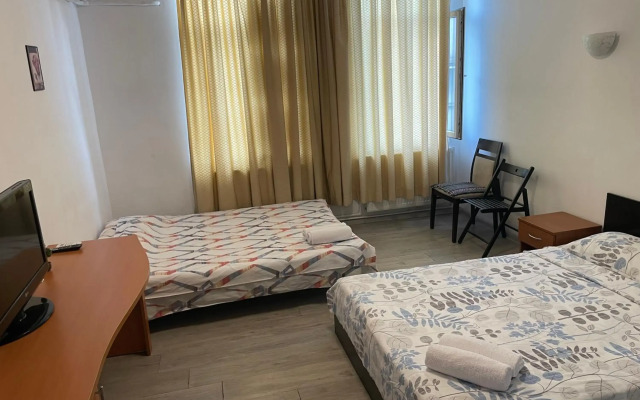 Studio Piata Amzei NR.1 (17 A)