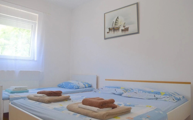 Sea View Apartment Leda