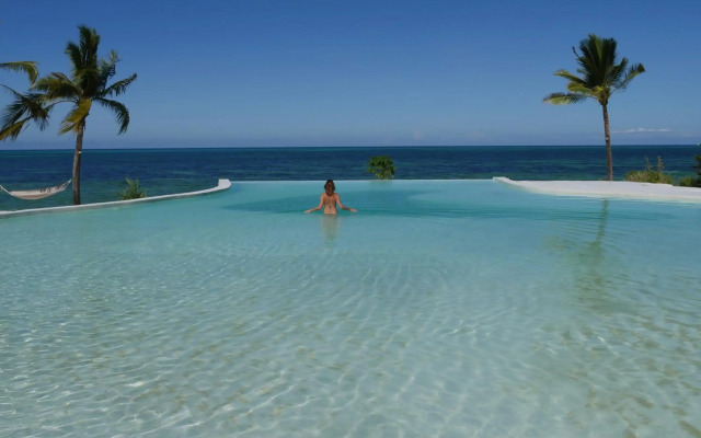 Zanbluu Beach Hotel