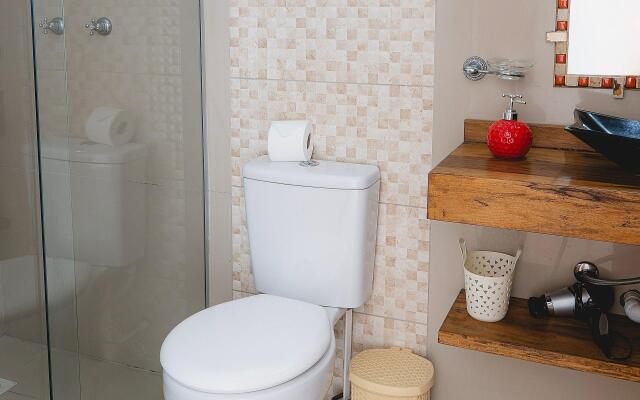 Belíssima casa duplex com lareira em Canela GRA173