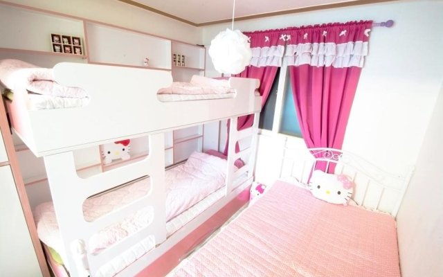 Nanu Guesthouse Pink Female Only