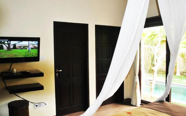 Tanjung Lima Seminyak Villas